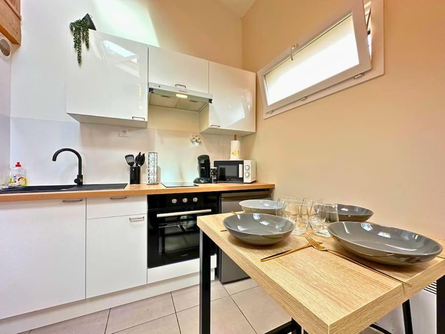 Apartment Le Quai Des Orchidees - Centre - Gare Saint Roch - Netflix/amazon/youtube/canal+ *
